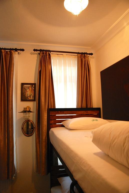 Jumba Hostel อิสตันบูล ภายนอก รูปภาพ